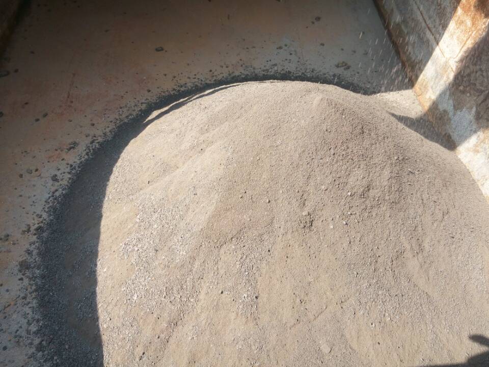 Solids discharged from cuttings dryer Vertical cuttings dryer working in Liaohe oilfield(图2)